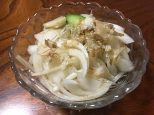 秋川牧園の葉玉ねぎで作ったサラダ