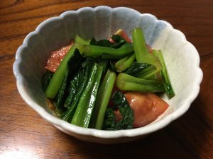秋川牧園の小松菜で作った温野菜サラダ